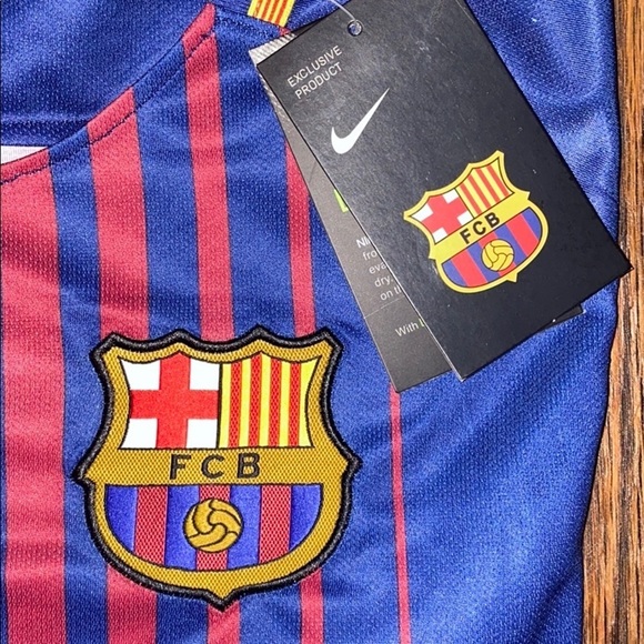 2017 Barcelona home jersey - Picture 2 of 9